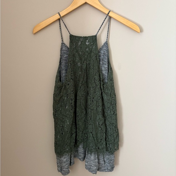 Xhilaration Green Asymmetrical Sleeveless Tank Top size Medium NWTs - Picture 3 of 3